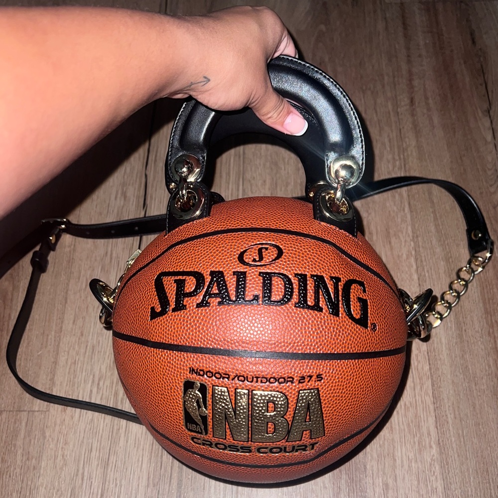ANDREA BERGART NBA BASKETBALL PURSE SPALDING